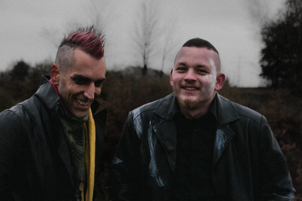 Gustav + ph4nt. lachen - trotz des Goth/Industrial Settings