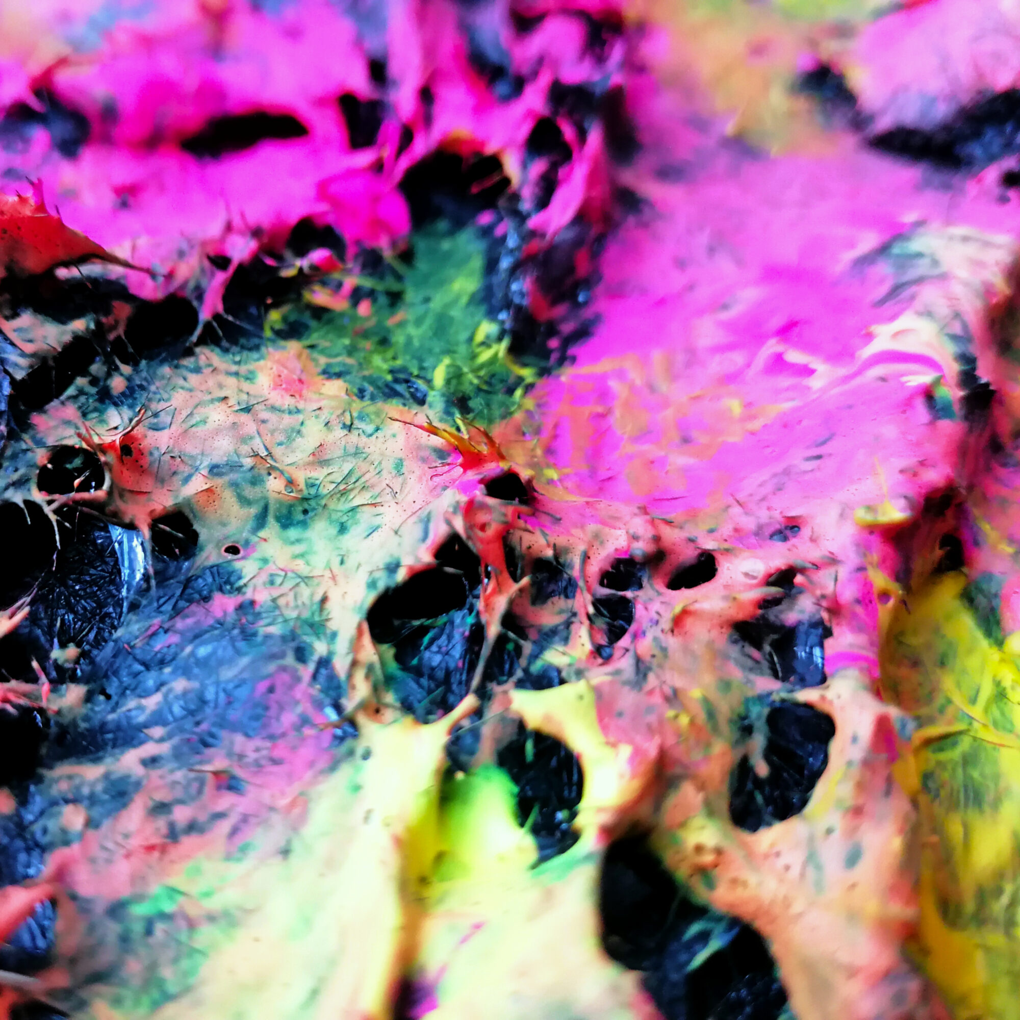 Artwork für die Single "Explosionen" - abstraktes Bild, viel Struktur / Relief, viel Gelb & Pink